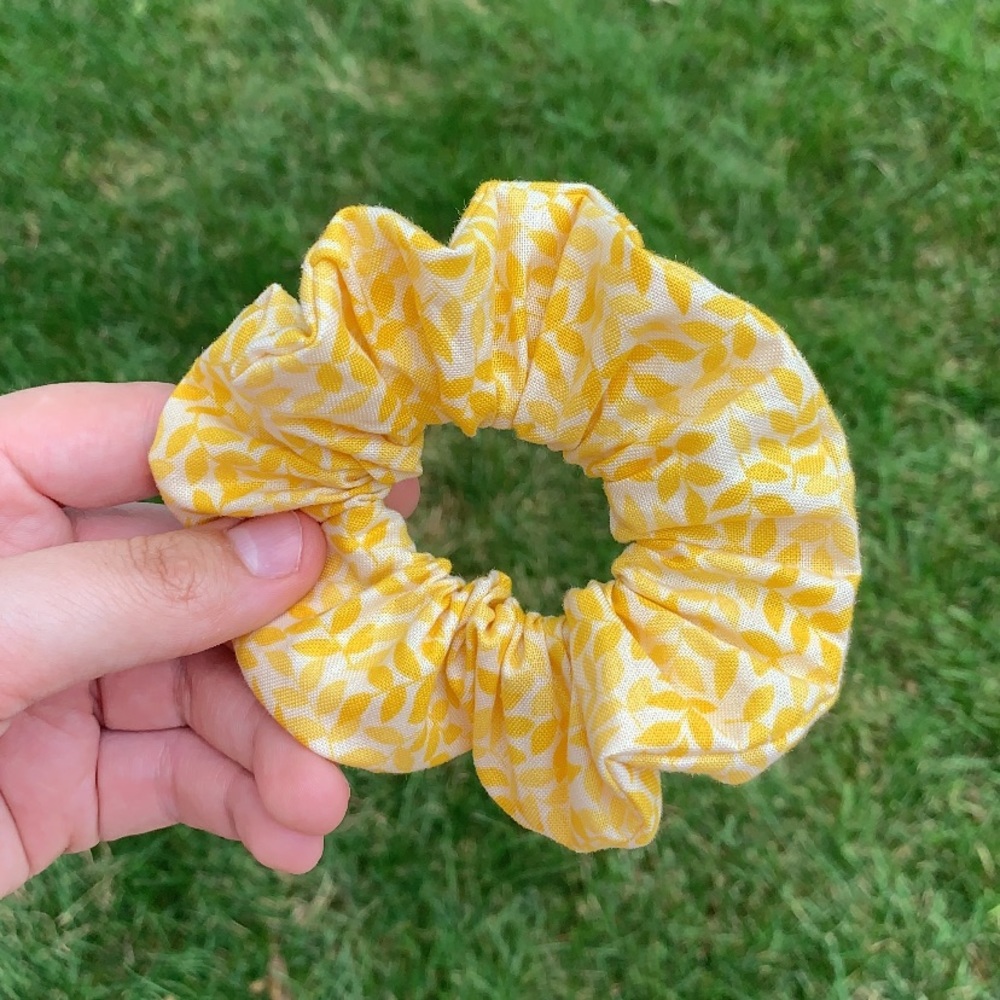 Sunshine Meadows Scrunchie ☀️